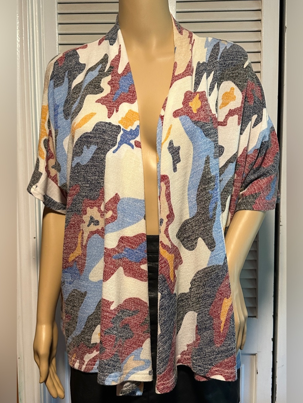 24seven Abstract Boho Open Knit Cardigan Blue Red Short Sleeve Medium